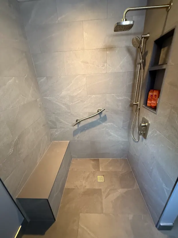 Accessible walk-in shower — Bench & Grab Bar Layout — Peterborough, Ontario